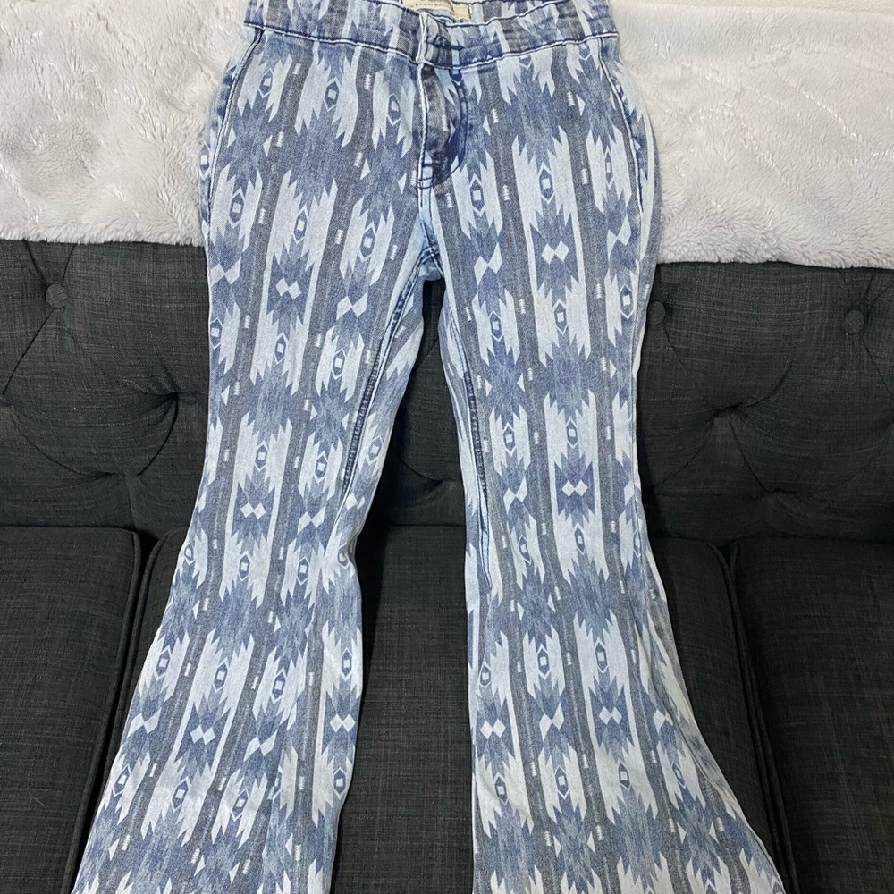 Super cute bell bottom jeans , my daughter loved these jeans